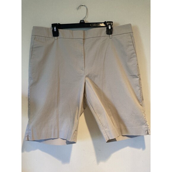 Ann Taylor Beige Bermuda Shorts 2 Front Pockets/2 Back Ones 10” Inseam Size 16 - Picture 1 of 6